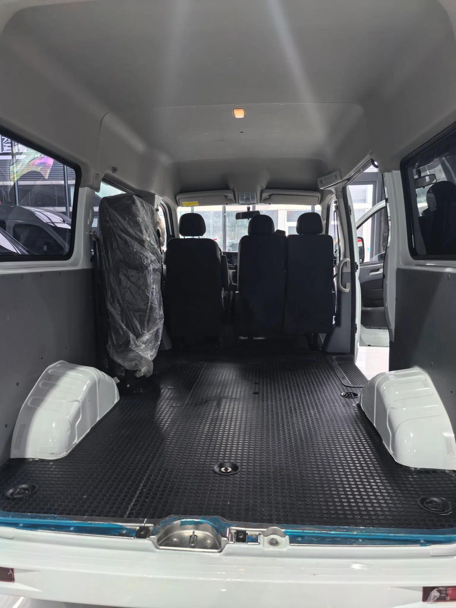 SAIC MAXUS Xintu V80 2023 2.0T Manual Classic Aoyuntong Short Wheelbase Mid-Roof 5/6-Seater — миниатюра 27