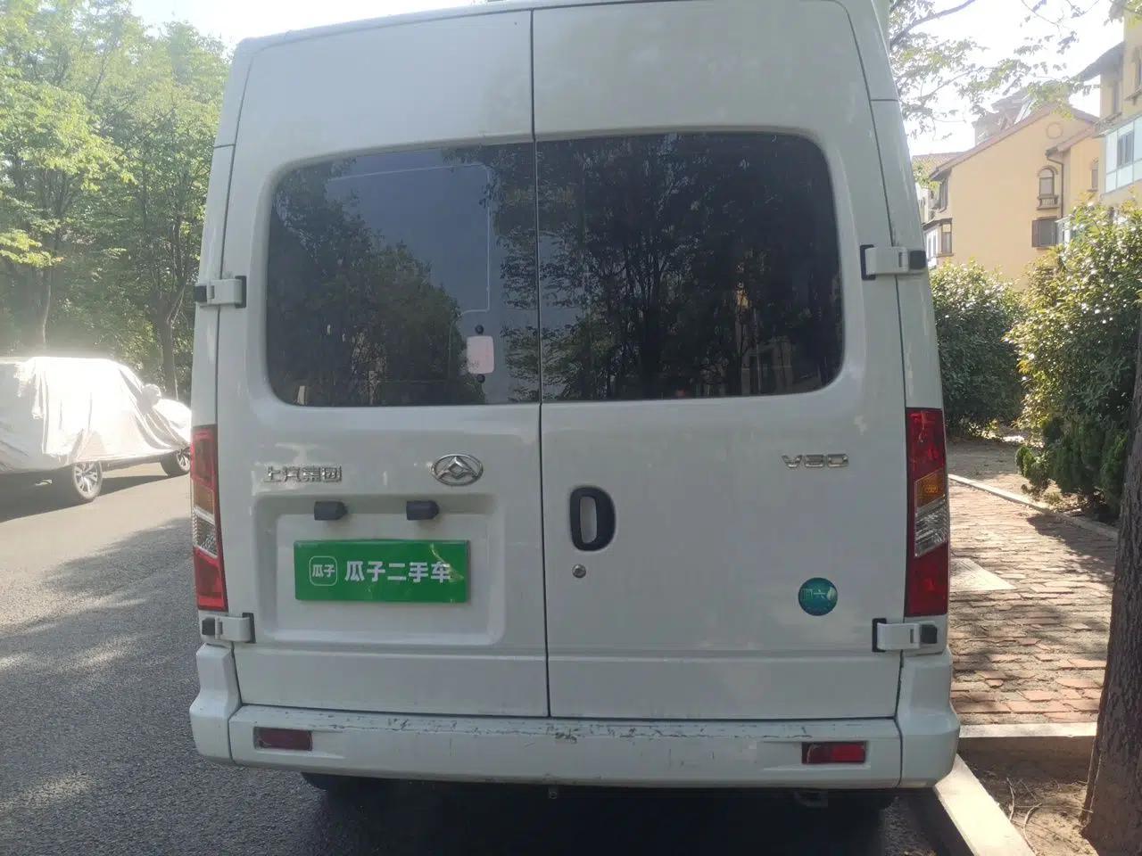 SAIC MAXUS Xintu V80 2023 2.0T Manual Classic Aoyuntong Short Wheelbase Mid-Roof 5/6-Seater — миниатюра 5