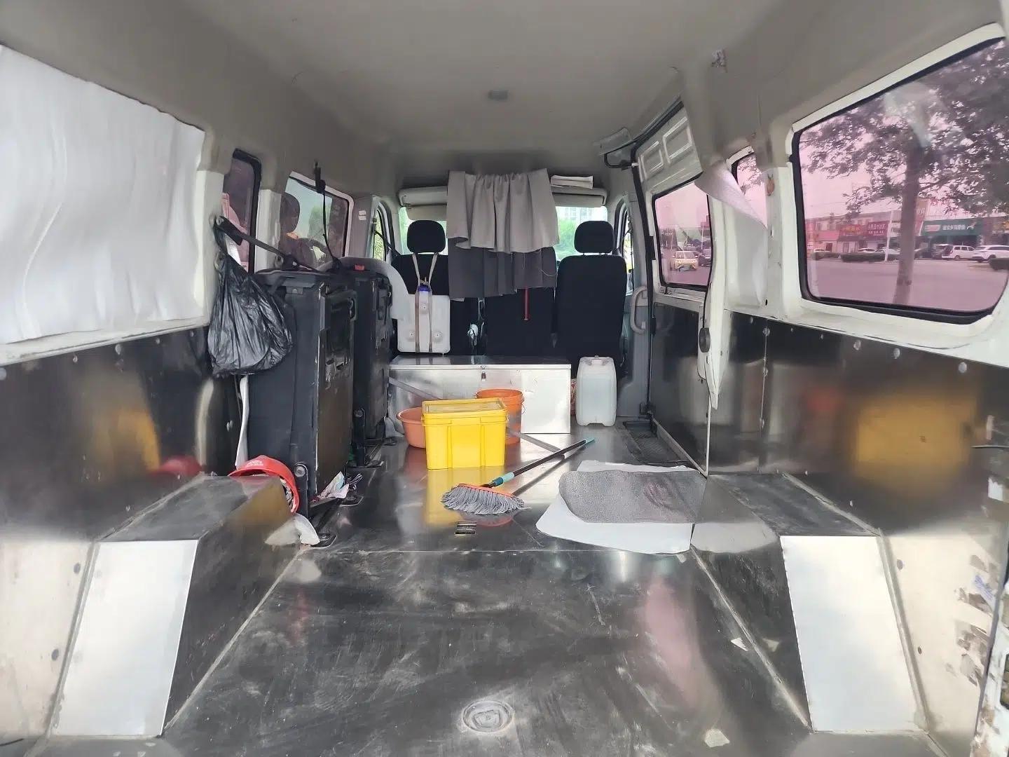 SAIC MAXUS Xintu V80 2019 2.5T Classic Model 6-Speed Manual Aotong Long Wheelbase Mid-Height 7-Seater — миниатюра 20