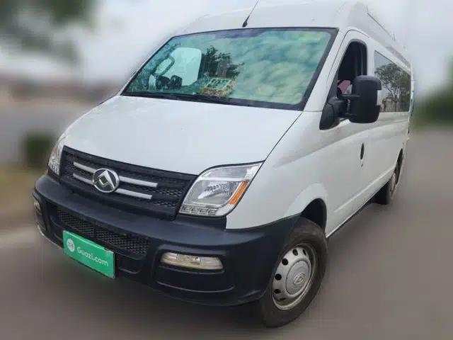 SAIC MAXUS Xintu V80 2019 2.5T Classic Model 6-Speed Manual Aotong Long Wheelbase Mid-Height 7-Seater