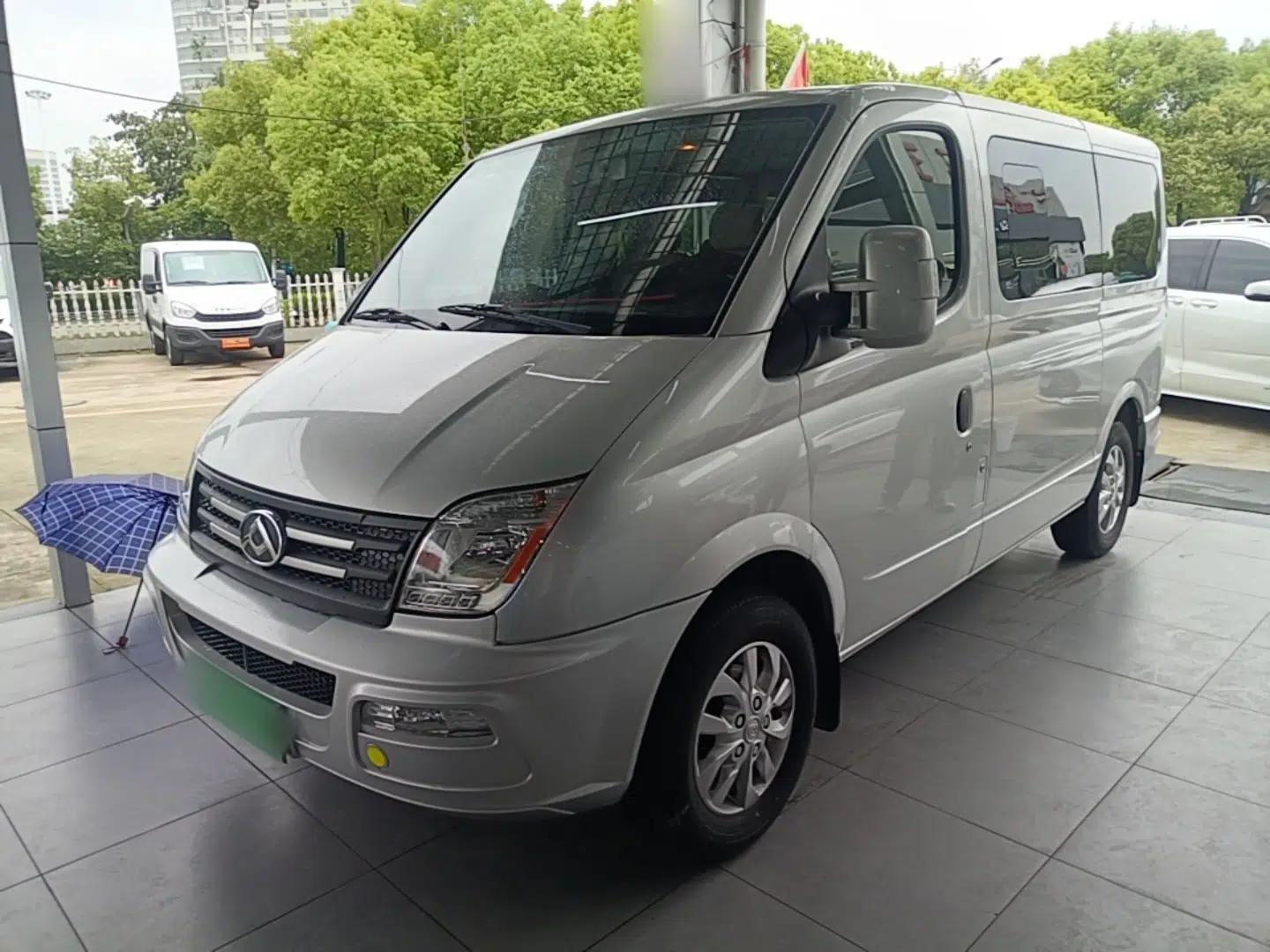 SAIC MAXUS Xintu V80 2023 2.0T Manual Classic Aoyuntong Power Version Short Wheelbase Ultra-Low Roof—7/8/9-Seater — миниатюра 1