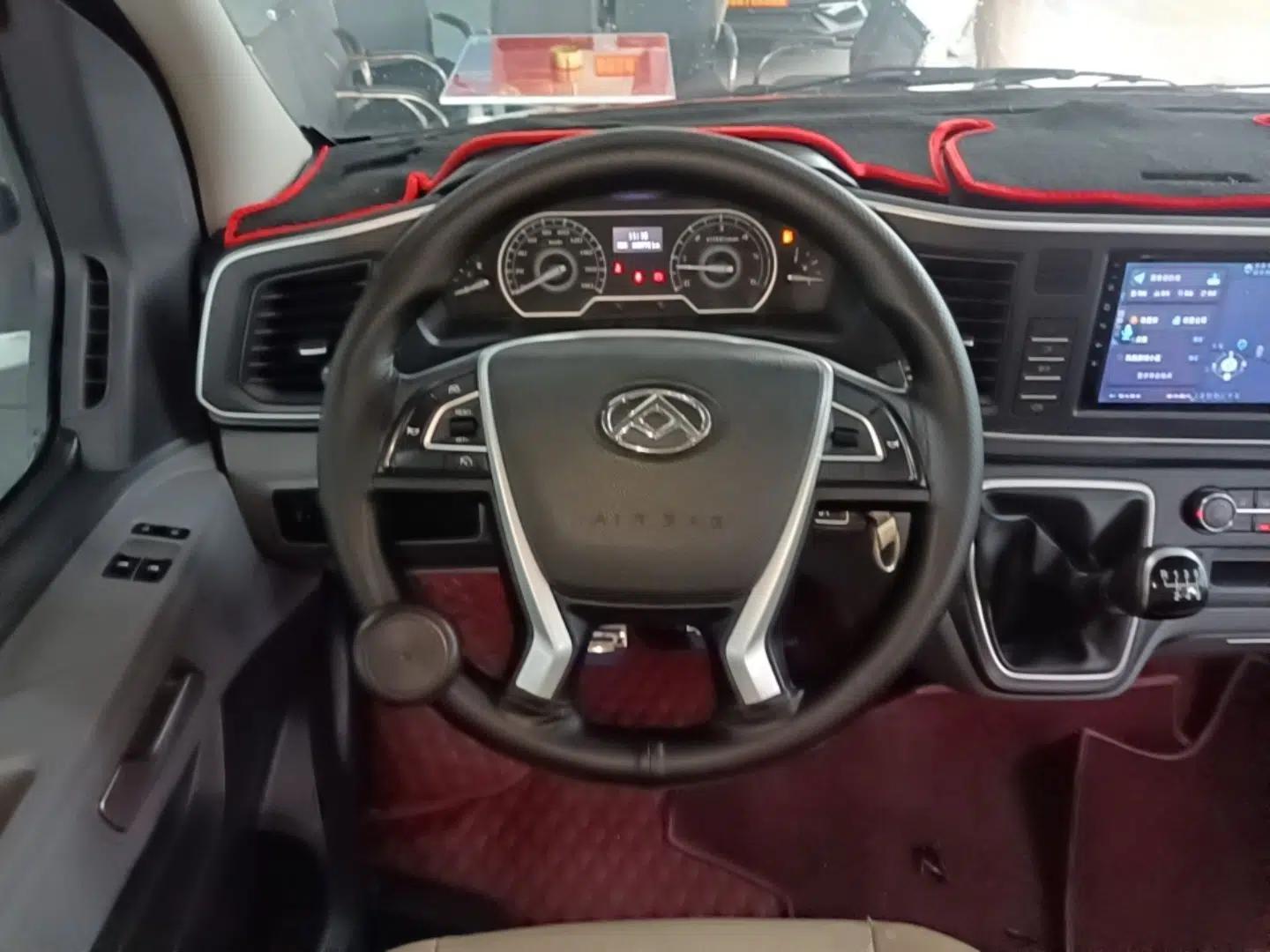 SAIC MAXUS Xintu V80 2023 2.0T Manual Classic Aoyuntong Power Version Short Wheelbase Ultra-Low Roof—7/8/9-Seater — миниатюра 14