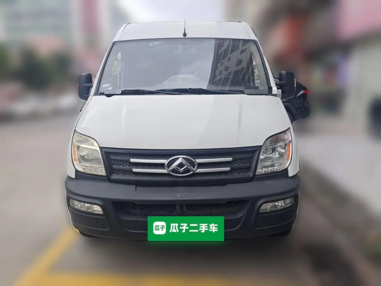 SAIC MAXUS Xintu V80 2019 2.5T Classic Model 6-Speed Manual Aotong Long Wheelbase Mid-Height 7-Seater — миниатюра 2