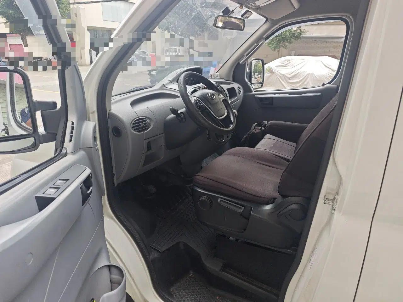 SAIC MAXUS Xintu V80 2019 2.5T Classic Model 6-Speed Manual Aotong Long Wheelbase Mid-Height 7-Seater — миниатюра 17