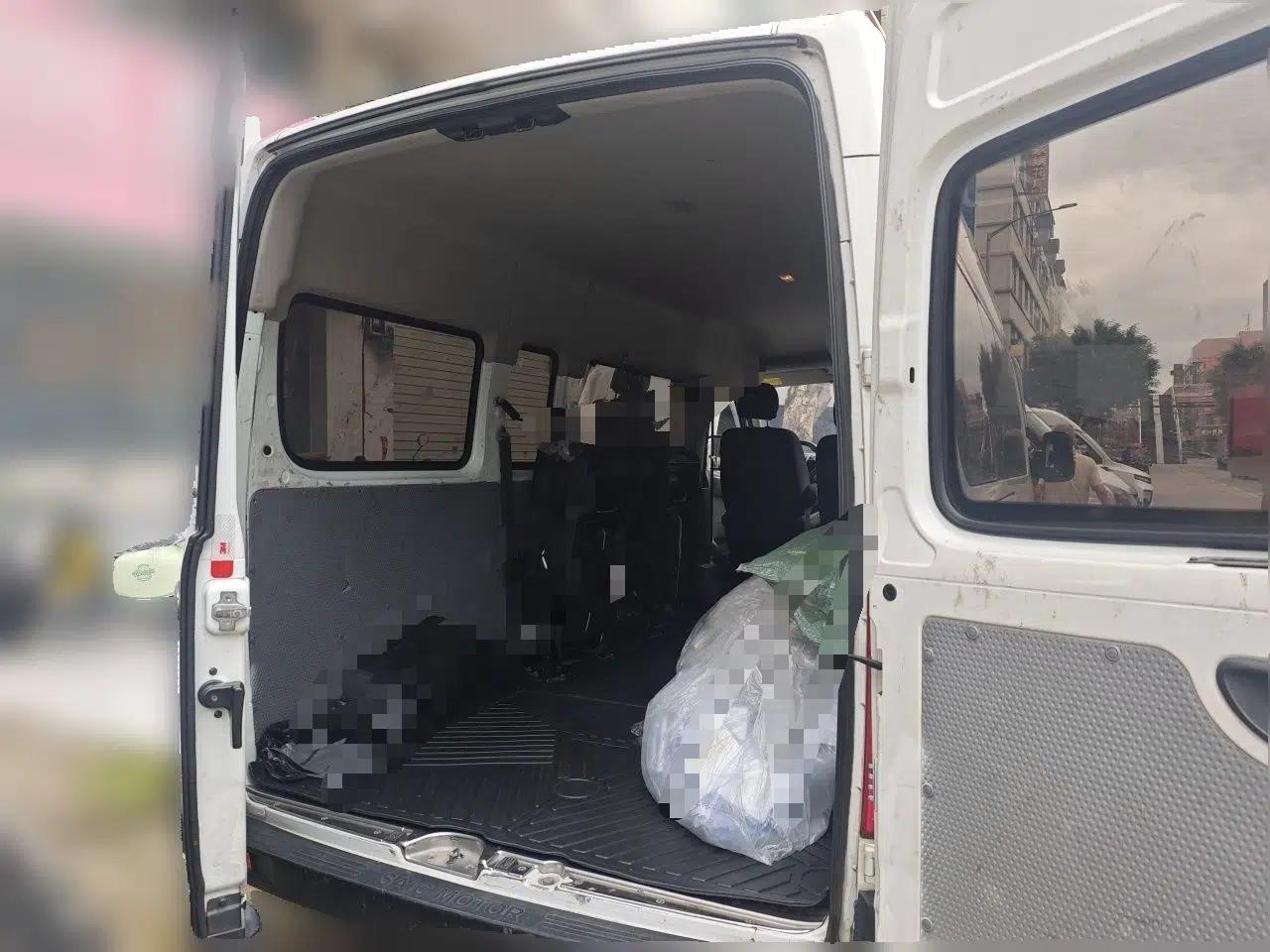 SAIC MAXUS Xintu V80 2019 2.5T Classic Model 6-Speed Manual Aotong Long Wheelbase Mid-Height 7-Seater — миниатюра 20