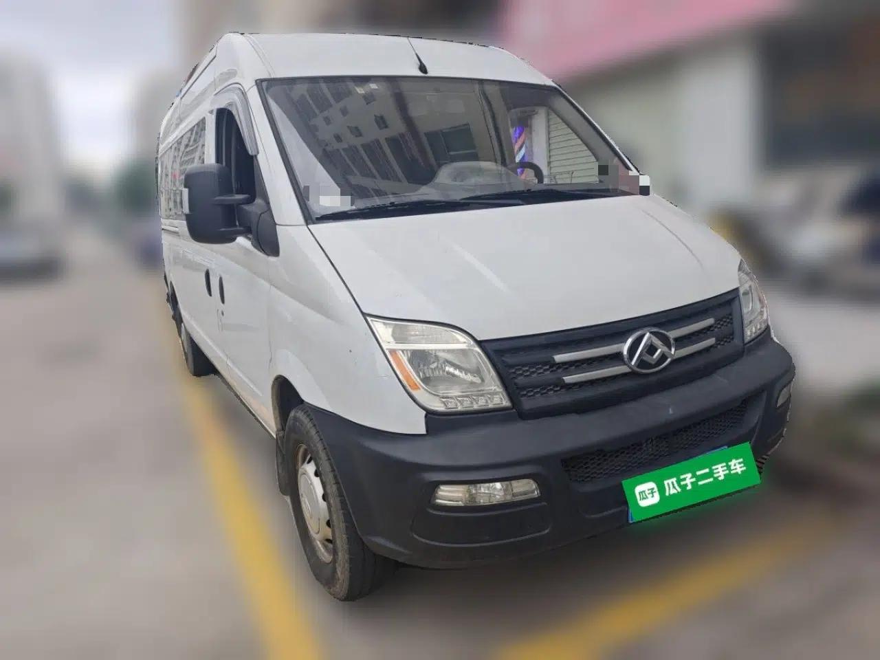 SAIC MAXUS Xintu V80 2019 2.5T Classic Model 6-Speed Manual Aotong Long Wheelbase Mid-Height 7-Seater — миниатюра 3
