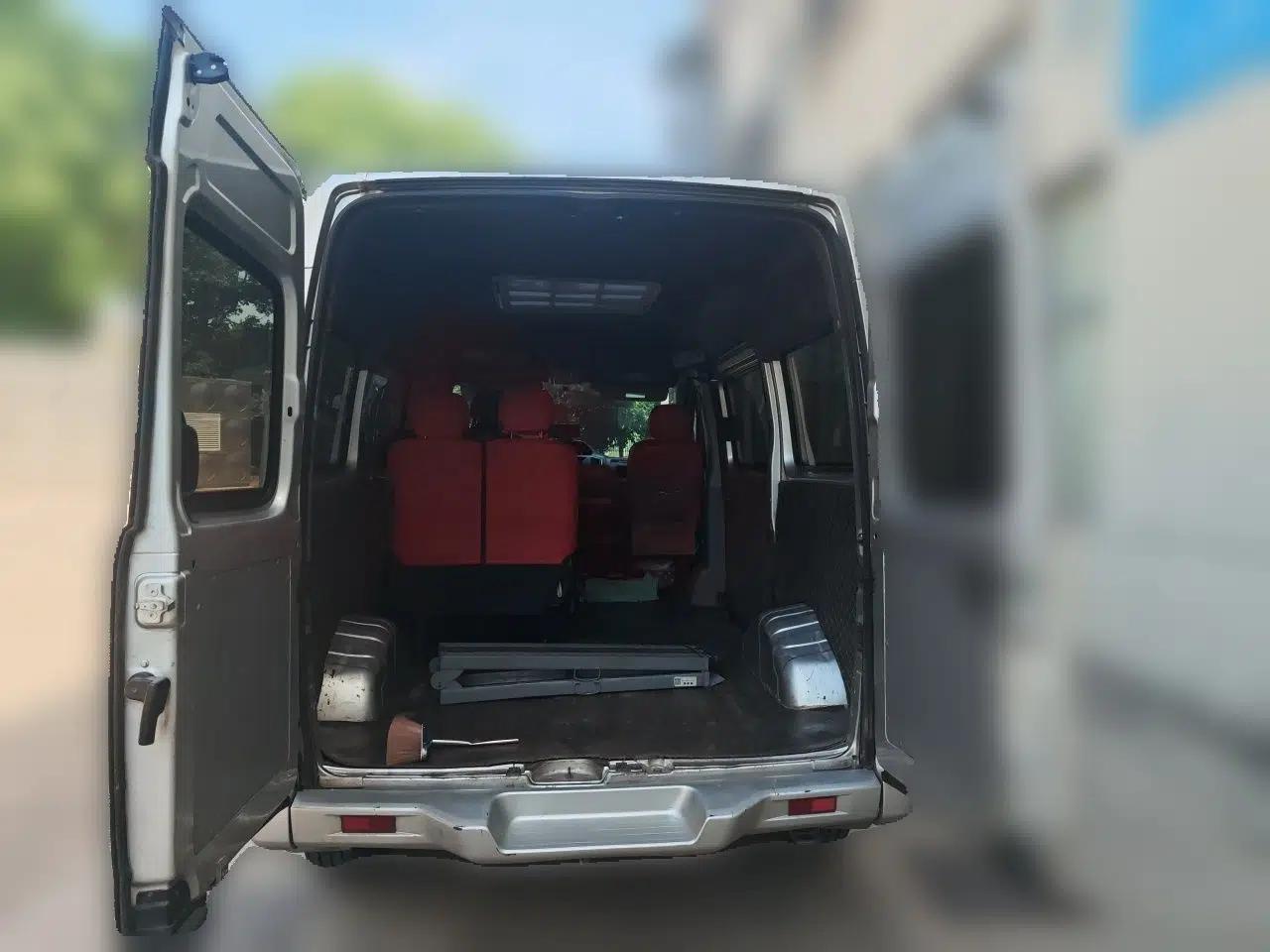 SAIC MAXUS Xintu V80 2018 2.5T 6-Speed Manual Aoyuntong Short Wheelbase Mid-Height 5-6 Seater — миниатюра 20
