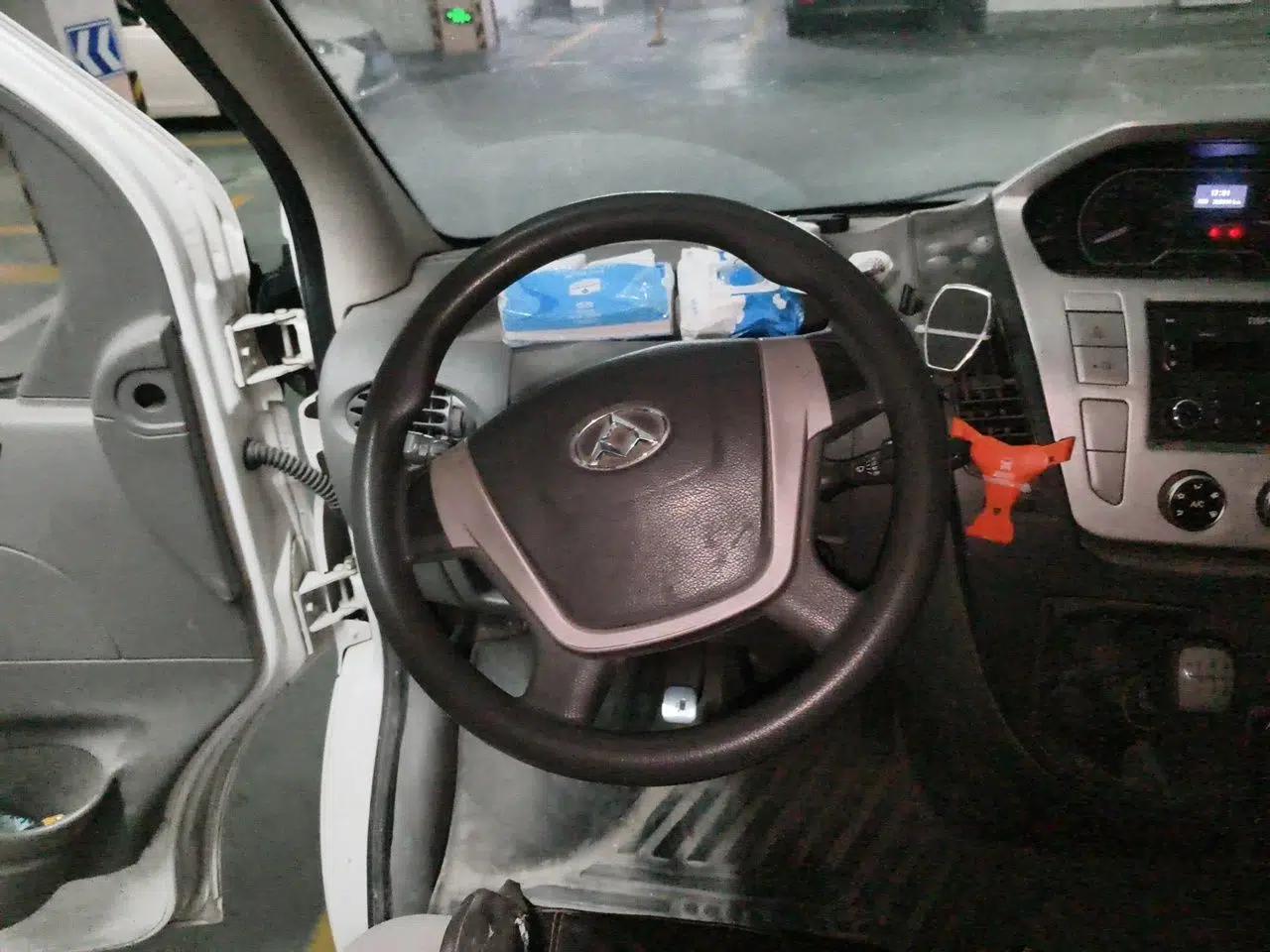 SAIC MAXUS Xintu V80 2015 2.5T Manual Aoyuntong Version Short Wheelbase Low Roof — миниатюра 11