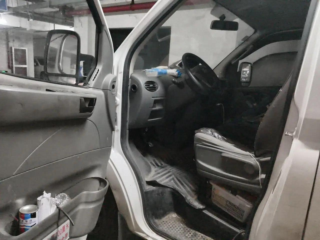 SAIC MAXUS Xintu V80 2015 2.5T Manual Aoyuntong Version Short Wheelbase Low Roof — миниатюра 17