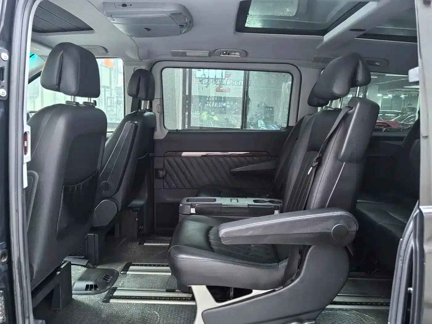 2011 Viano 3.5L 125th Anniversary Edition (7-seater) (Imported) — миниатюра 12