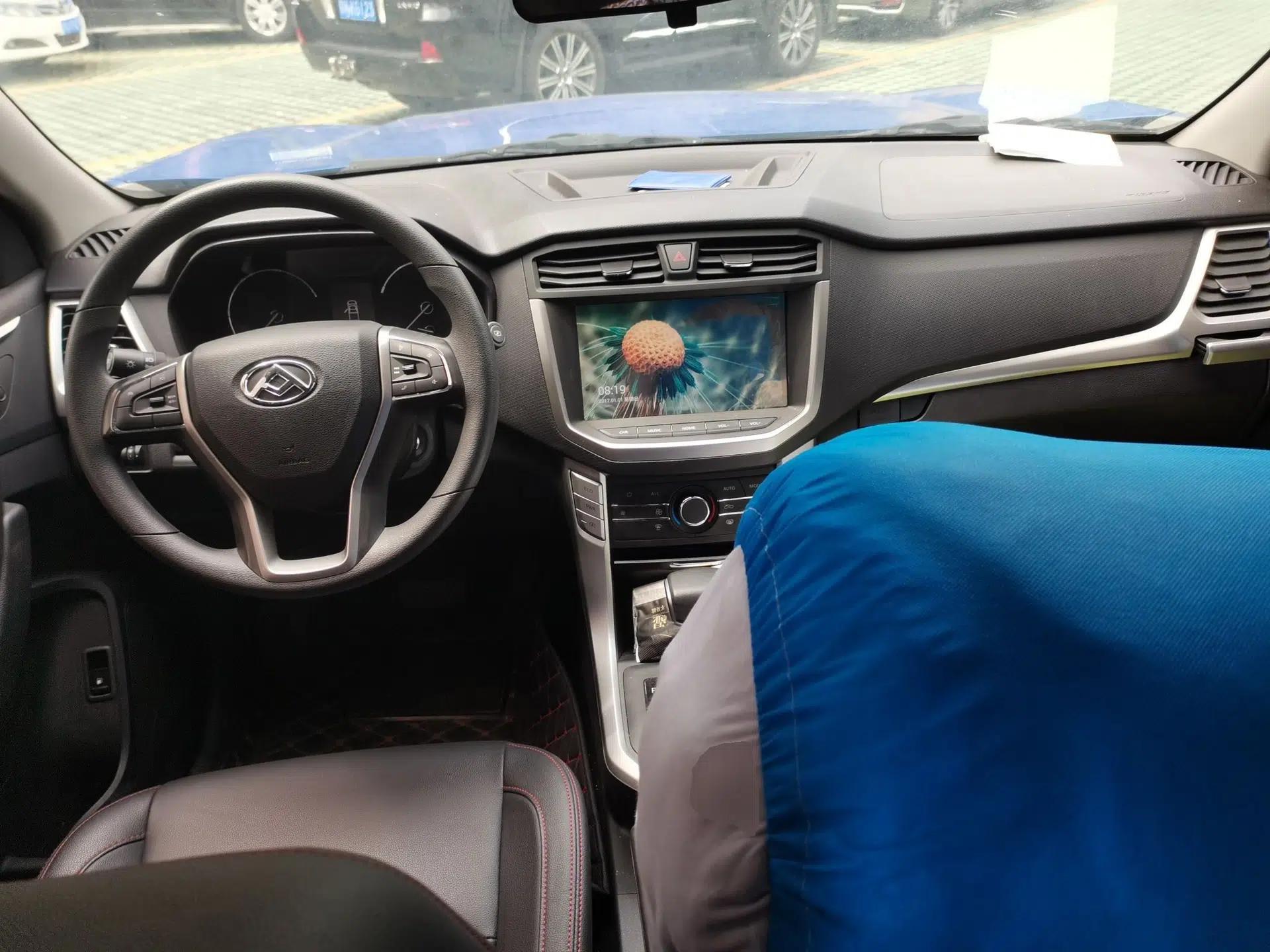 SAIC MAXUS T60 2017 2.0T Gasoline Automatic 4x4 High-Ride Elite Standard Cabin — миниатюра 10