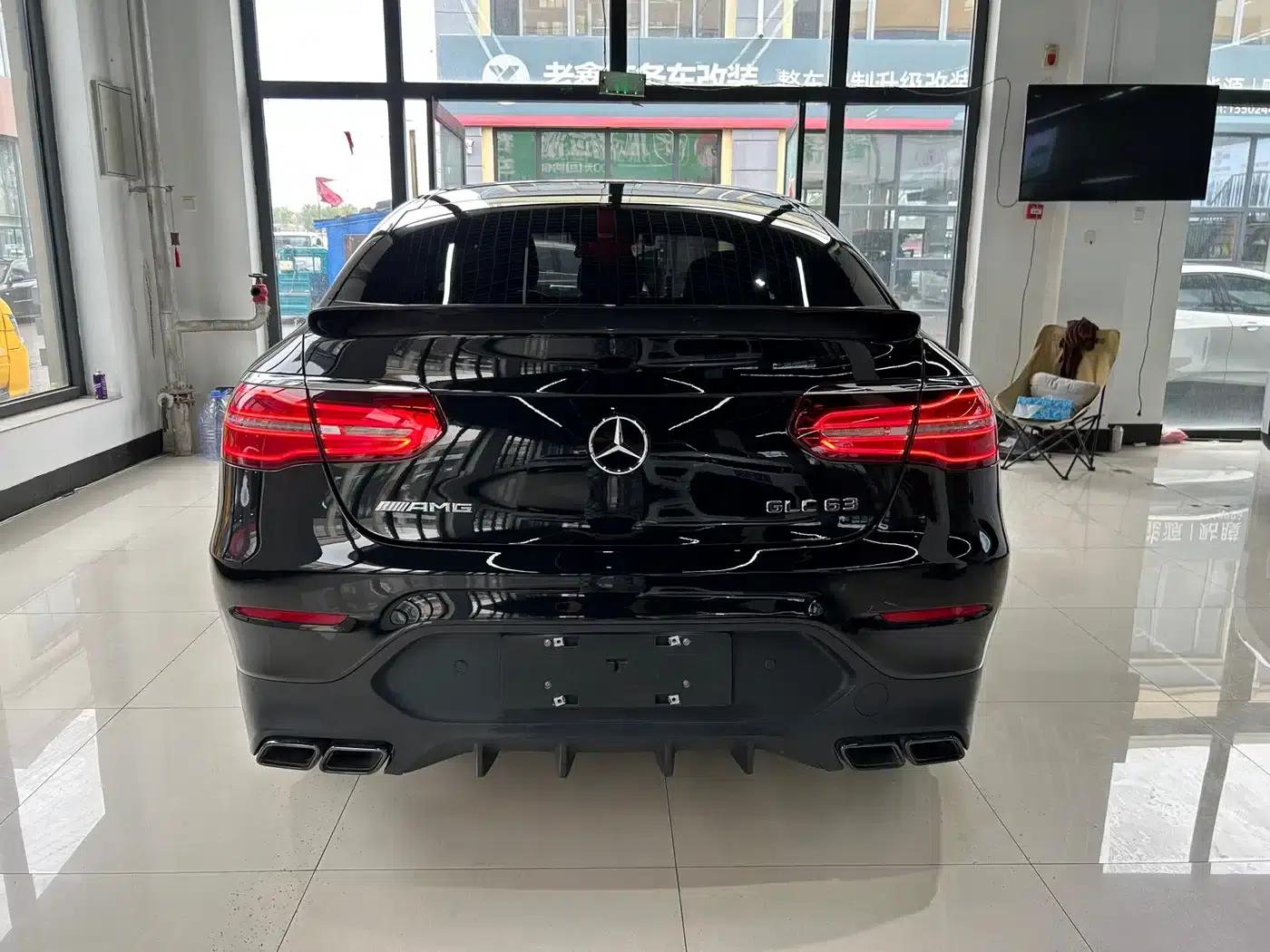 Mercedes-Benz GLC Coupe AMG 2018 AMG GLC 63 4MATIC+ Coupe SUV — миниатюра 6