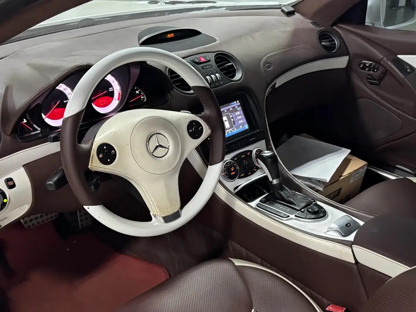 Mercedes-Benz SL-Class 2008 SL 350 — миниатюра 9