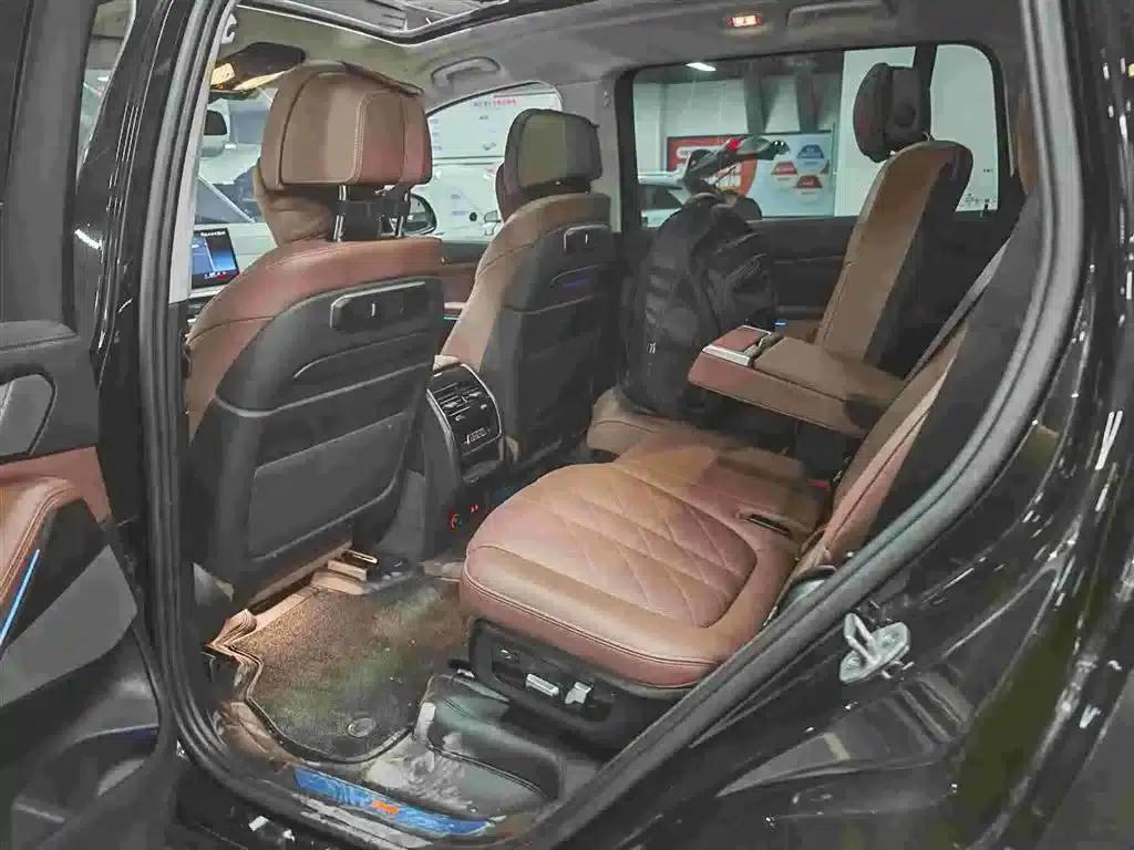 BMW X7 2023 xDrive40i Leading Luxury Package — миниатюра 9