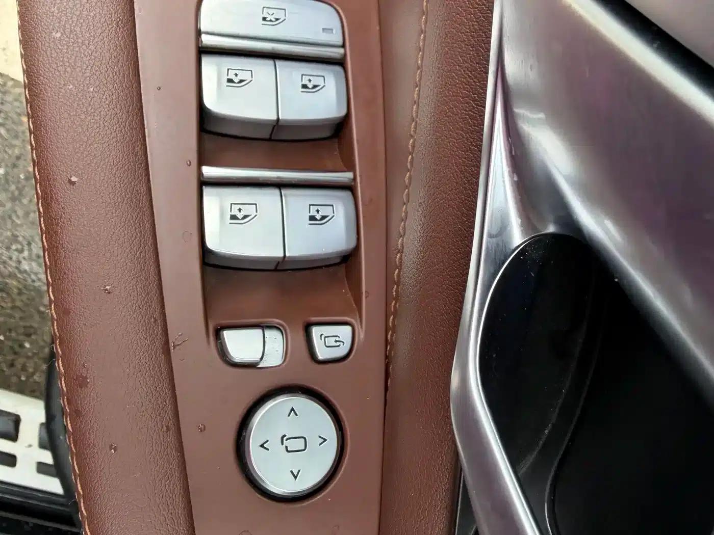 BMW X7 2023 xDrive40i Leading Luxury Package — миниатюра 11