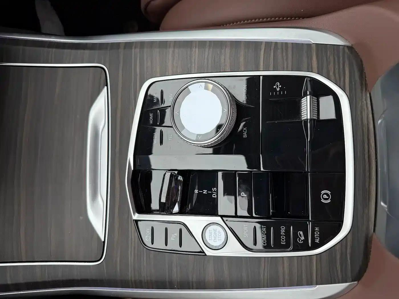 BMW X7 2023 xDrive40i Leading Luxury Package — миниатюра 14
