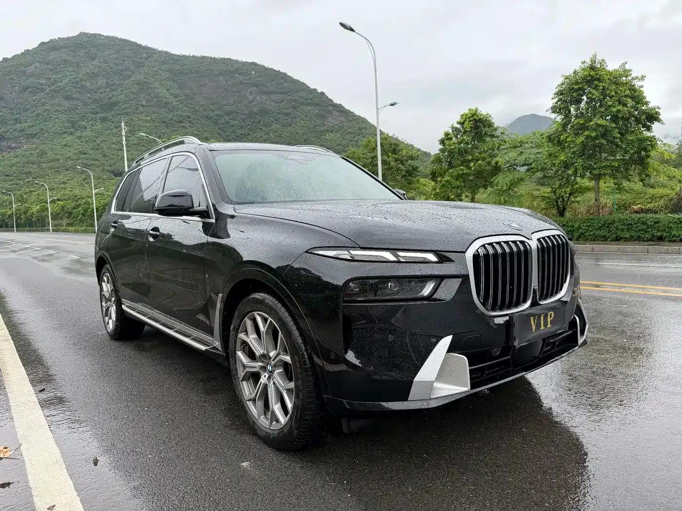BMW X7 2023 xDrive40i Leading Luxury Package — миниатюра 3