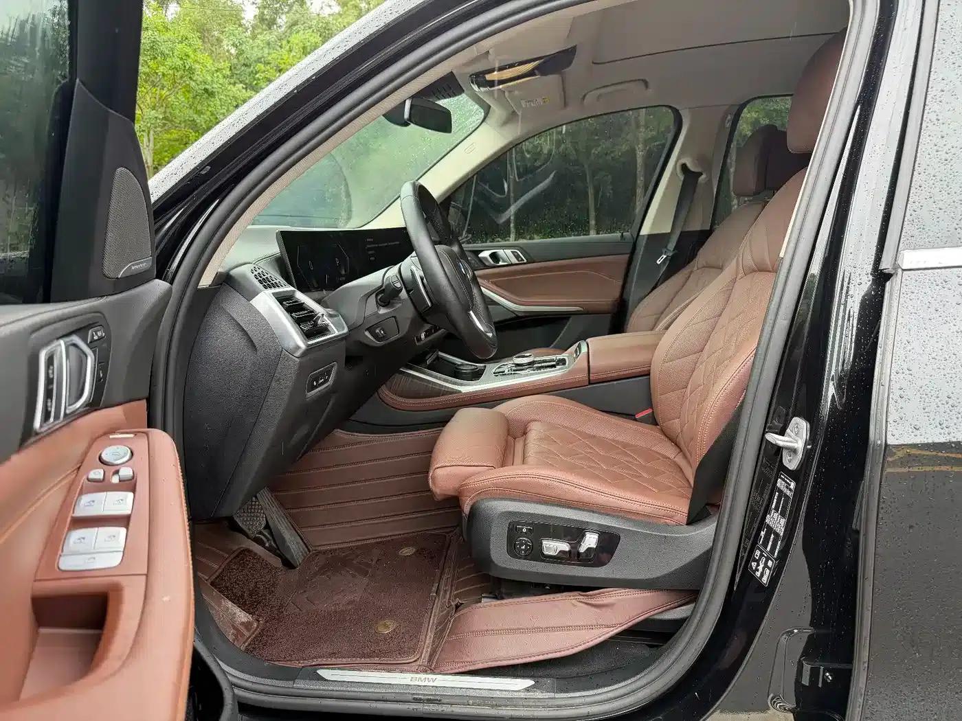 BMW X7 2023 xDrive40i Leading Luxury Package — миниатюра 9