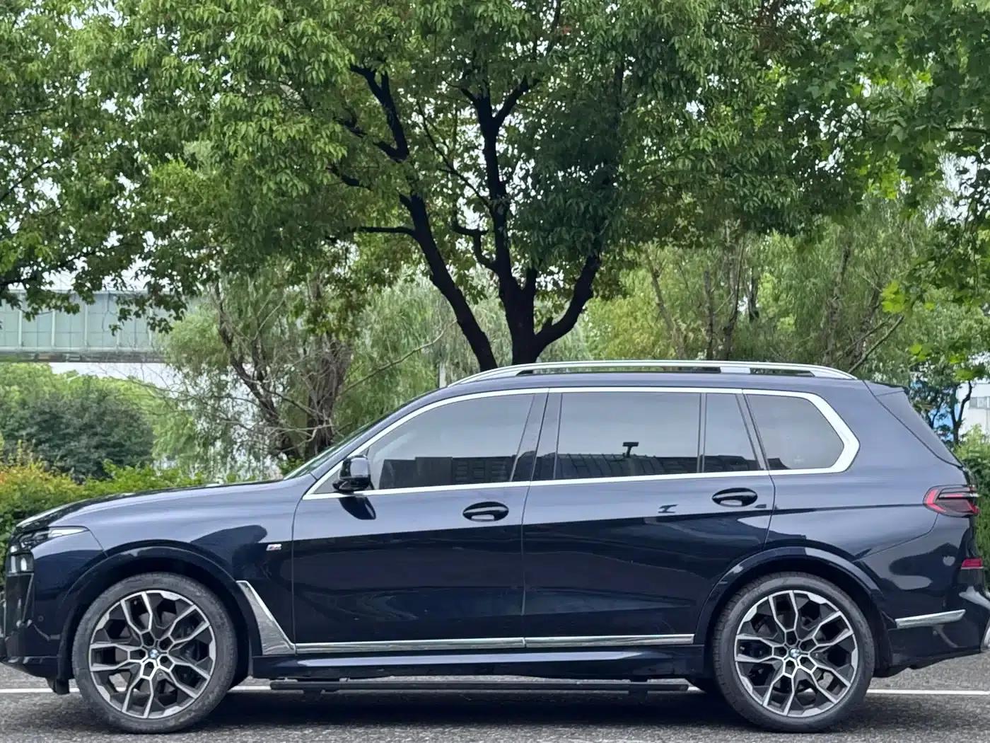2023 BMW X7 xDrive40i Executive M Sport Package — миниатюра 3