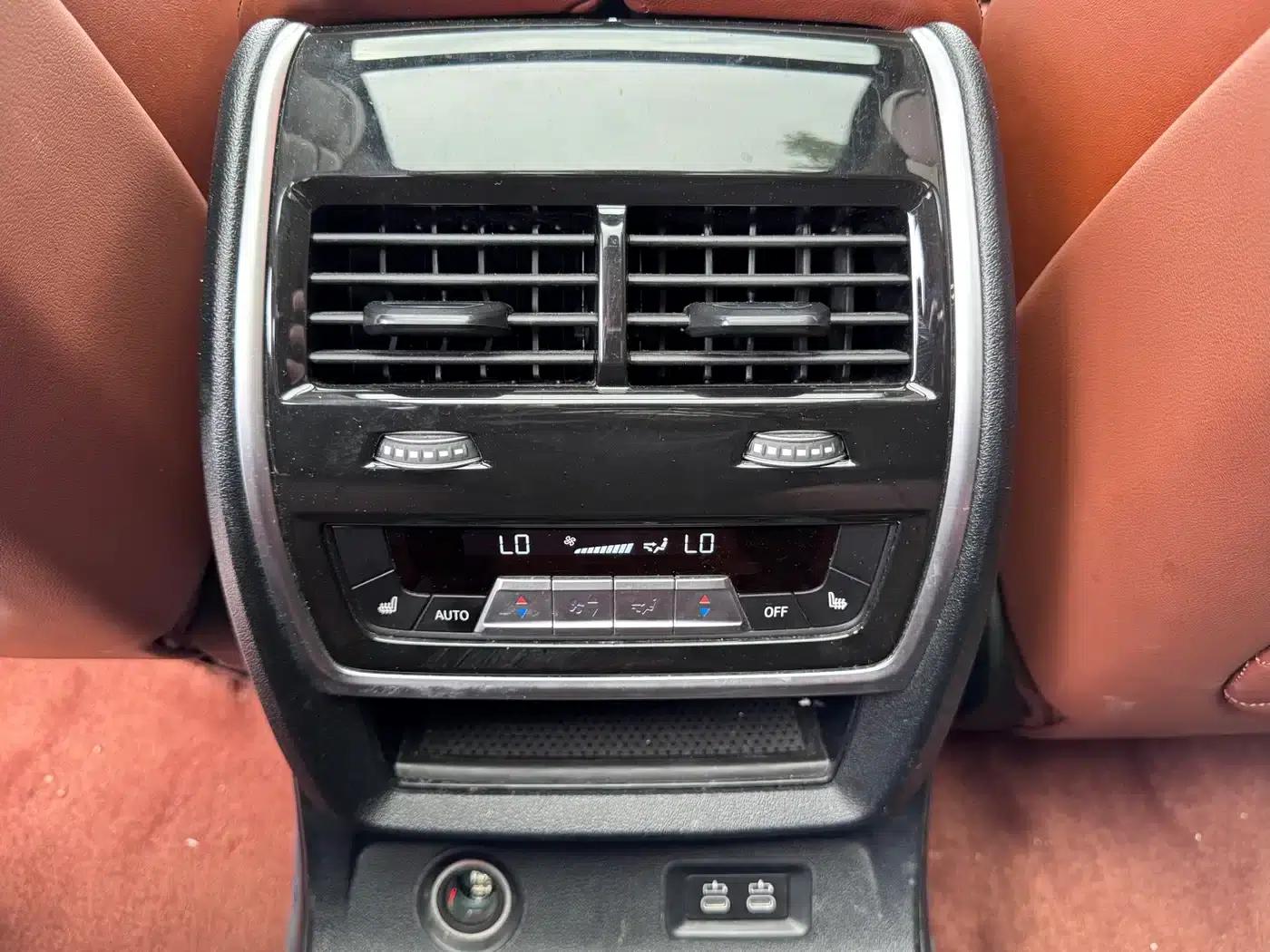2023 BMW X7 xDrive40i Executive M Sport Package — миниатюра 21