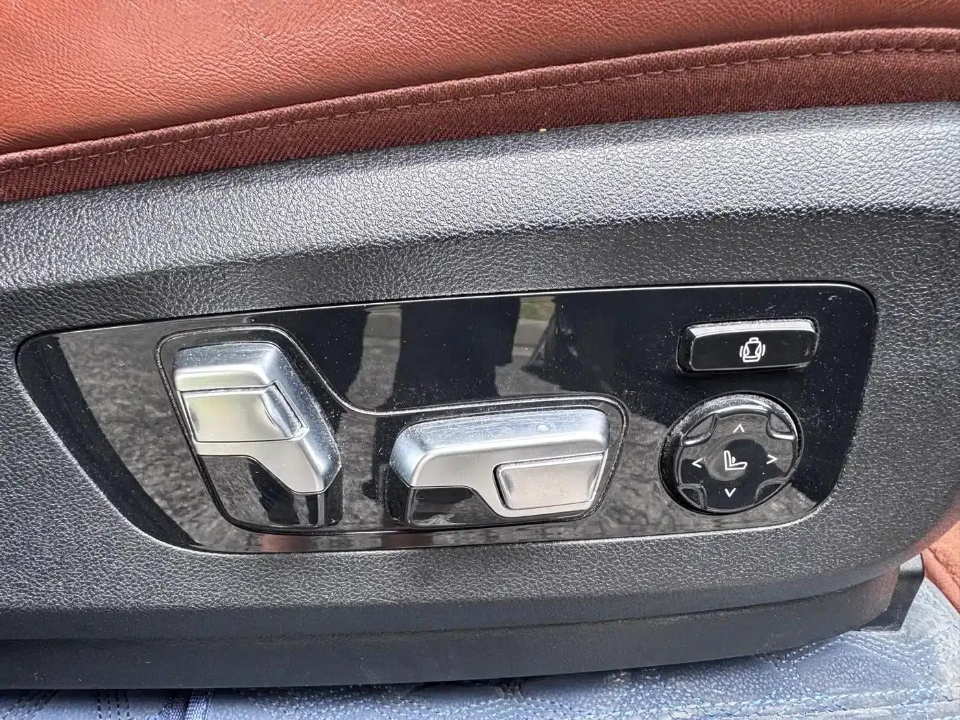 2023 BMW X7 xDrive40i Executive M Sport Package — миниатюра 24