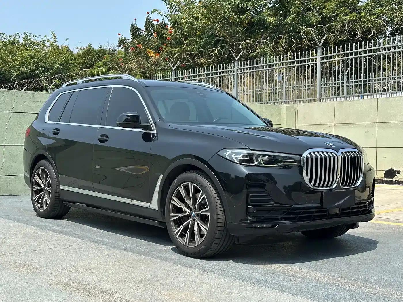 BMW X7 2020 xDrive40i Luxury Package — миниатюра 1
