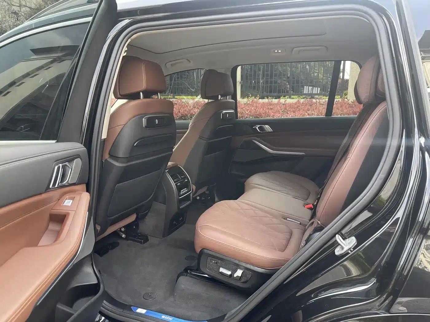 BMW X7 2023 xDrive40i Leading Luxury Package — миниатюра 11