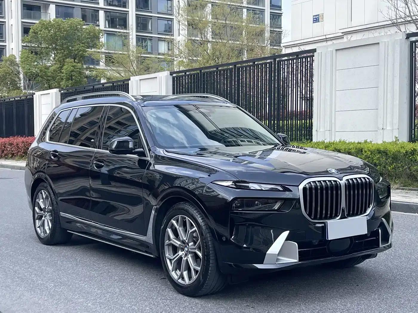 BMW X7 2023 xDrive40i Leading Luxury Package — миниатюра 3