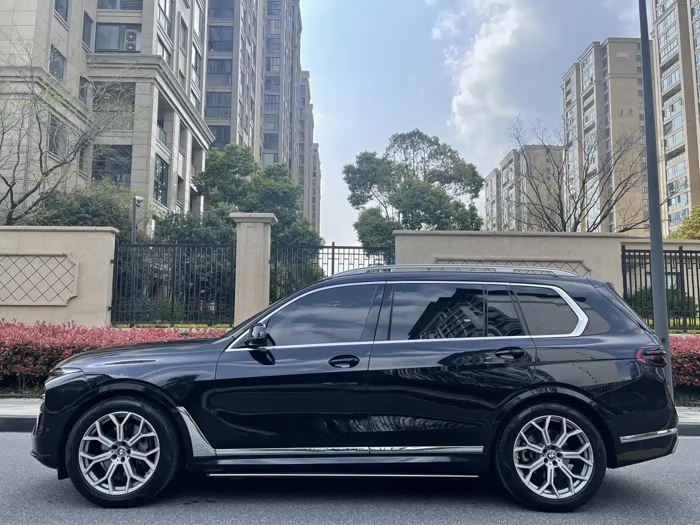 BMW X7 2023 xDrive40i Leading Luxury Package — миниатюра 4
