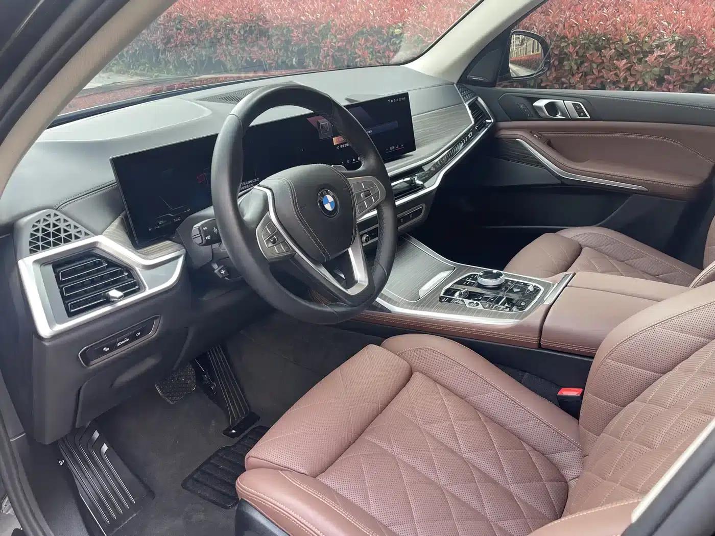BMW X7 2023 xDrive40i Leading Luxury Package — миниатюра 8