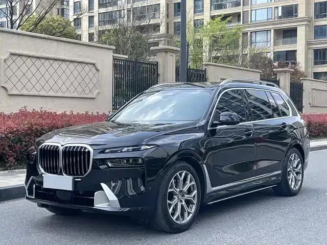 BMW X7 2023 xDrive40i Leading Luxury Package