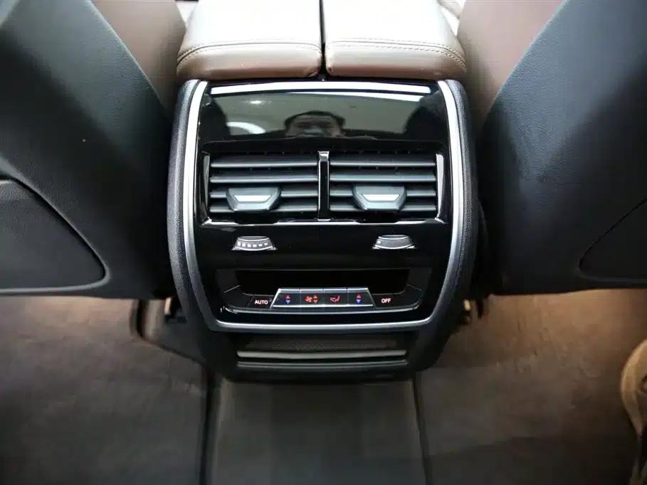 BMW X7 2021 xDrive40i M Sport Package — миниатюра 12
