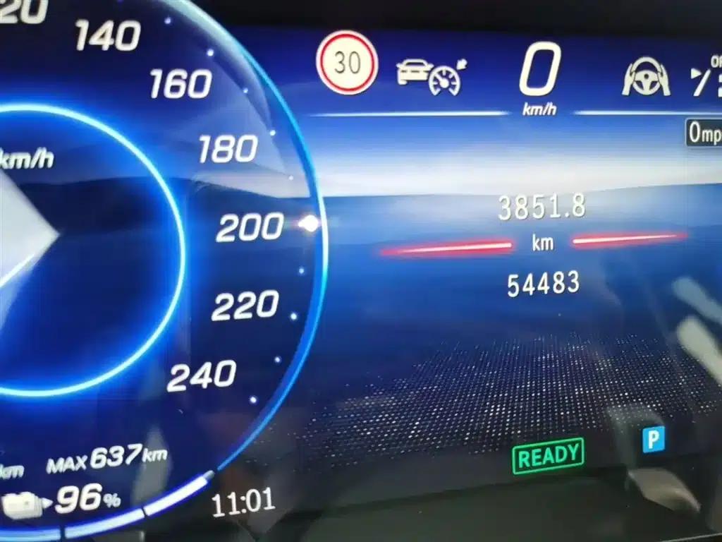 Mercedes-Benz EQS SUV 2023 450 4MATIC Luxury Edition — миниатюра 19