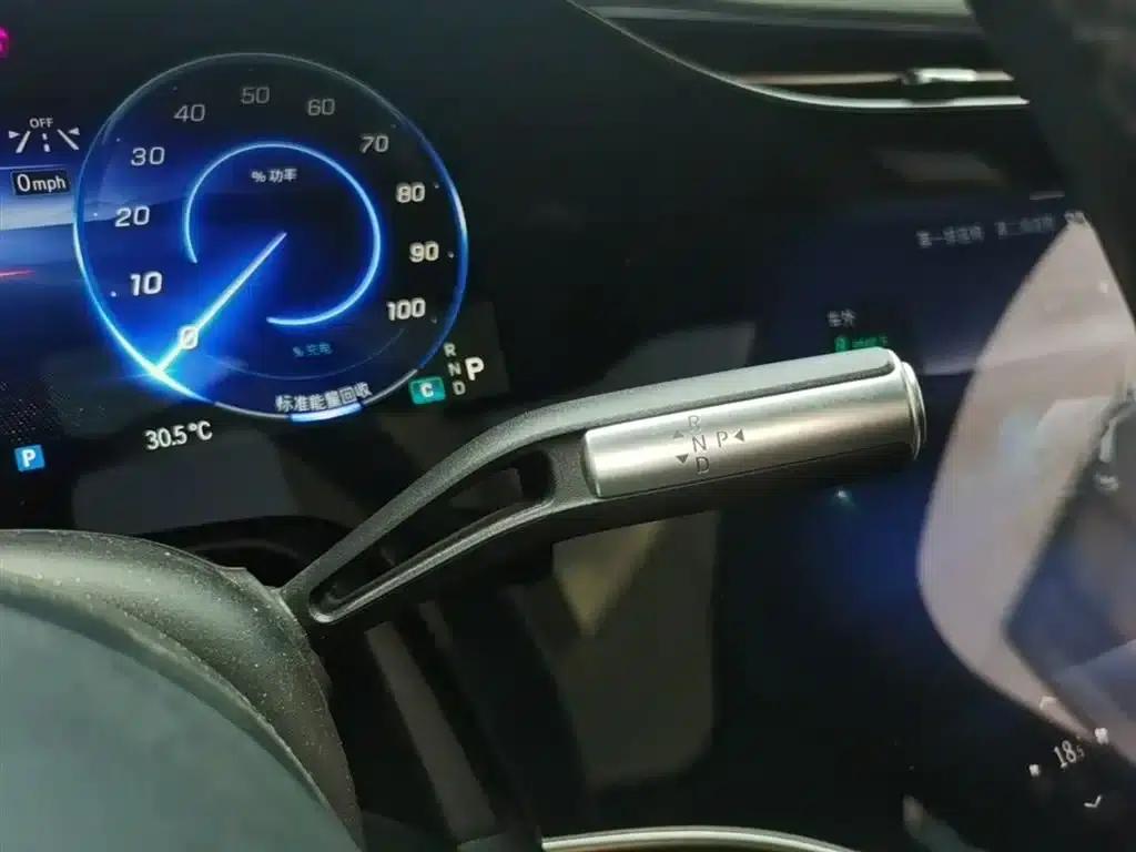 Mercedes-Benz EQS SUV 2023 450 4MATIC Luxury Edition — миниатюра 21