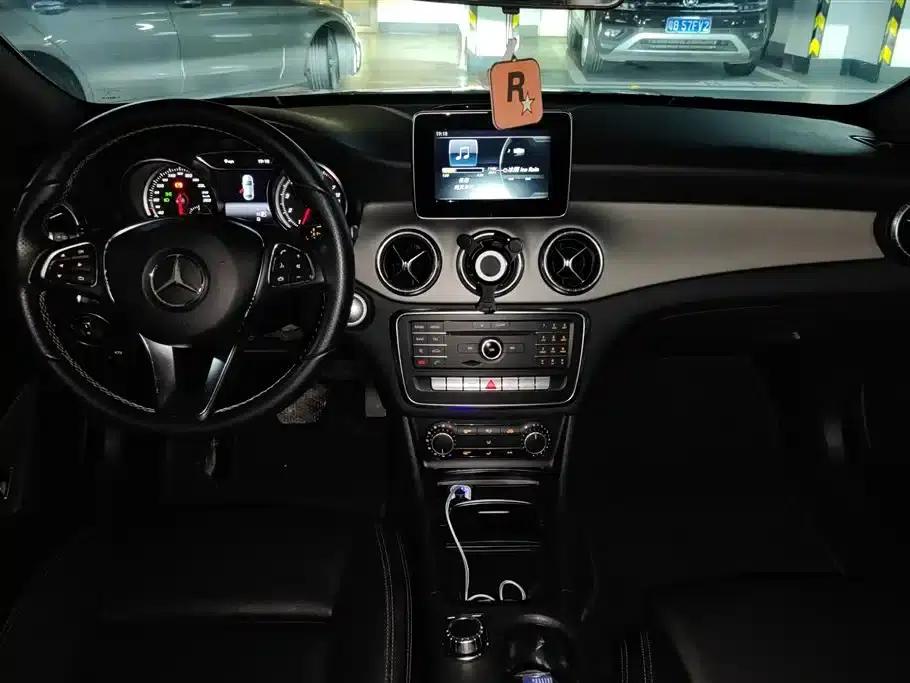 Imported Mercedes-Benz CLA 2016 Facelift CLA 200 Fashion Model — миниатюра 12