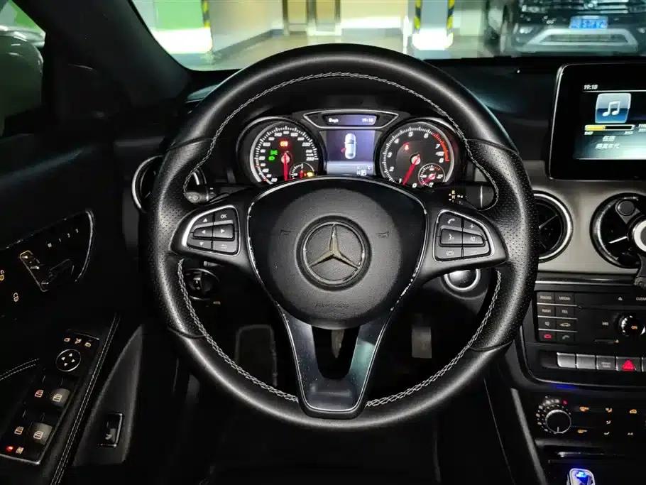 Imported Mercedes-Benz CLA 2016 Facelift CLA 200 Fashion Model — миниатюра 15