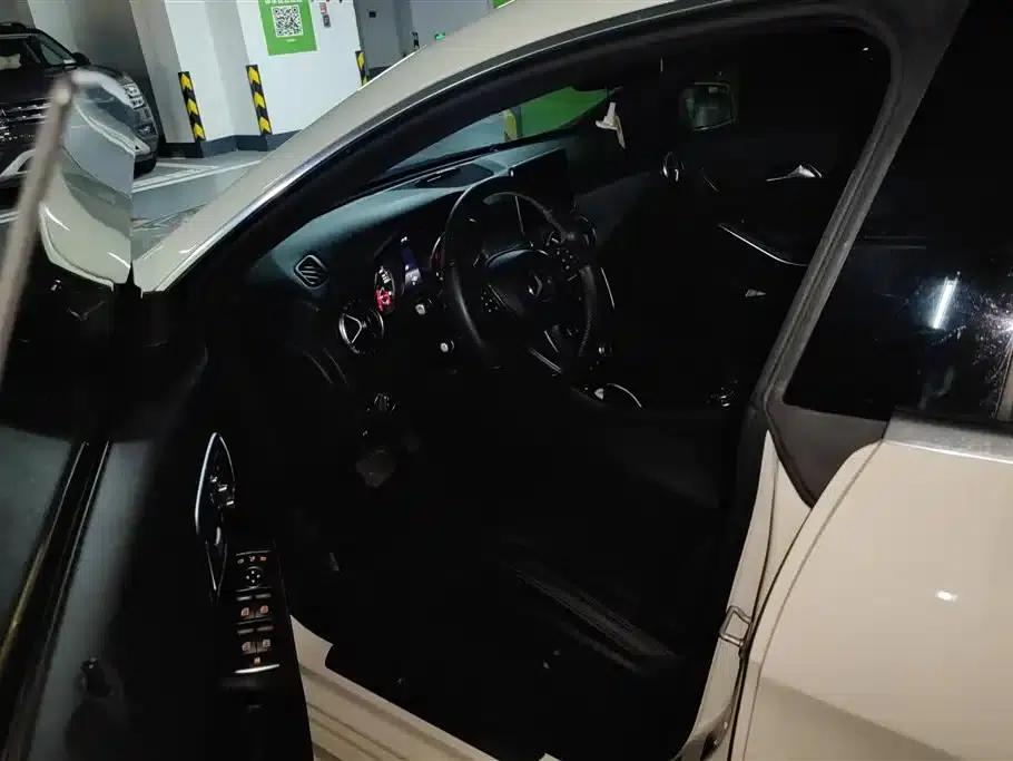 Imported Mercedes-Benz CLA 2016 Facelift CLA 200 Fashion Model — миниатюра 9