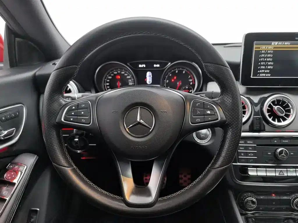 Imported Mercedes-Benz CLA 2017 CLA 200 Fashion Edition — миниатюра 11