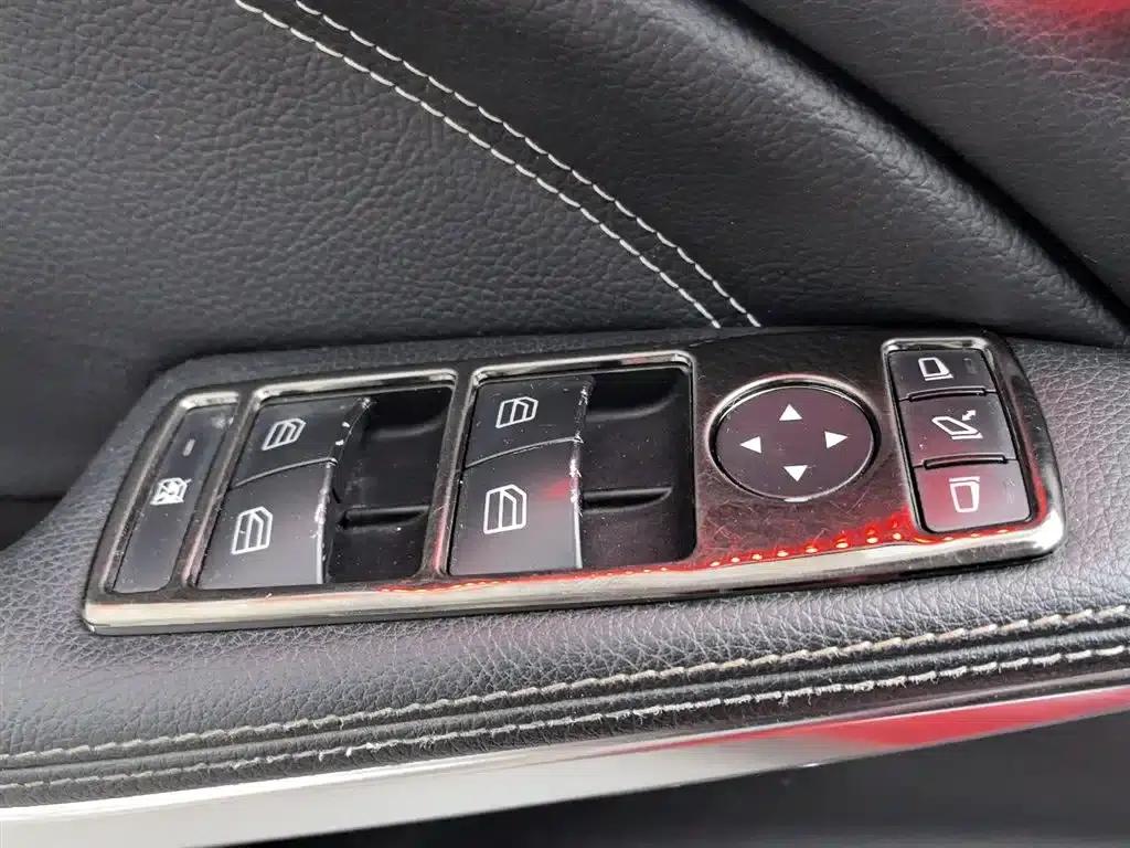 Imported Mercedes-Benz CLA 2017 CLA 200 Fashion Edition — миниатюра 9