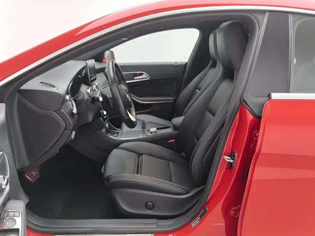 Imported Mercedes-Benz CLA 2017 CLA 200 Fashion Edition — миниатюра 10