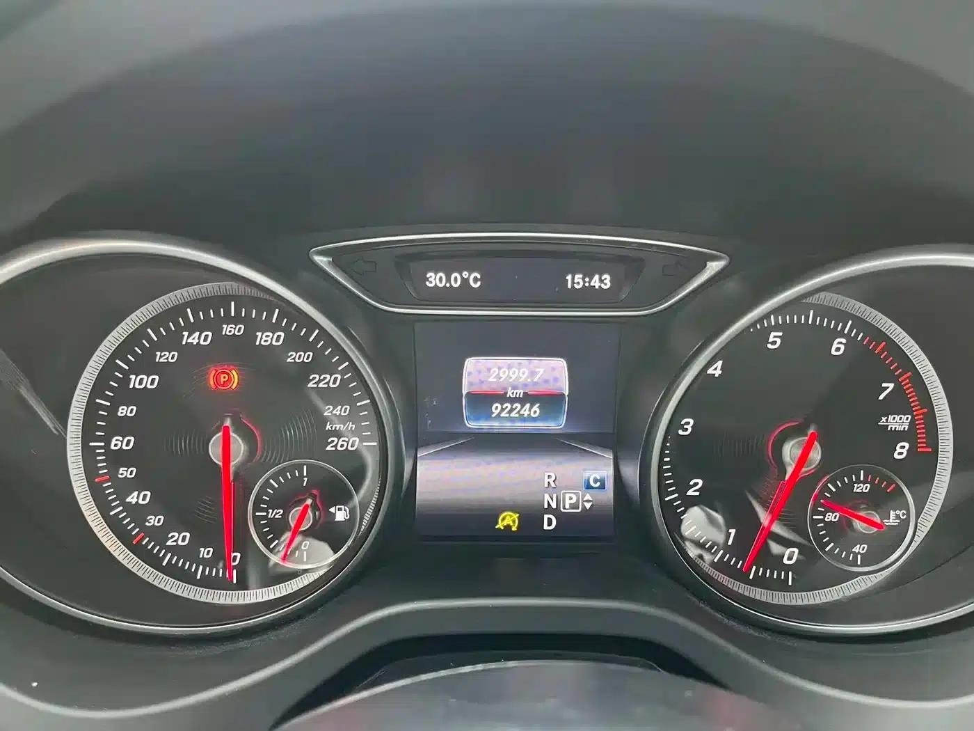 Imported Mercedes-Benz CLA 2017 CLA 220 4MATIC — миниатюра 13