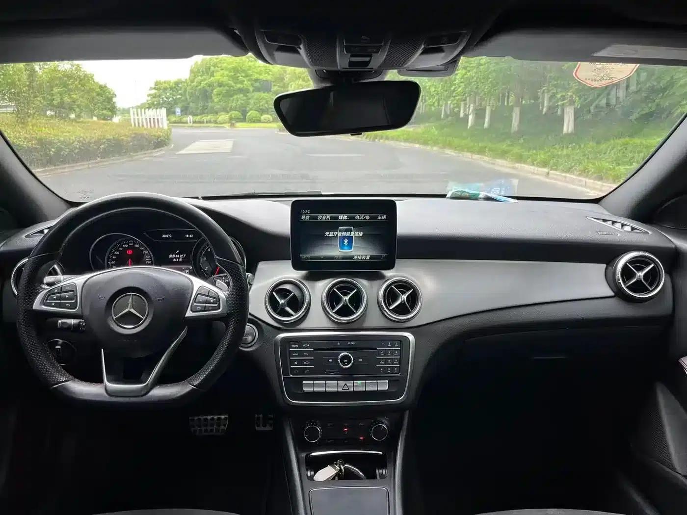 Imported Mercedes-Benz CLA 2017 CLA 220 4MATIC — миниатюра 9
