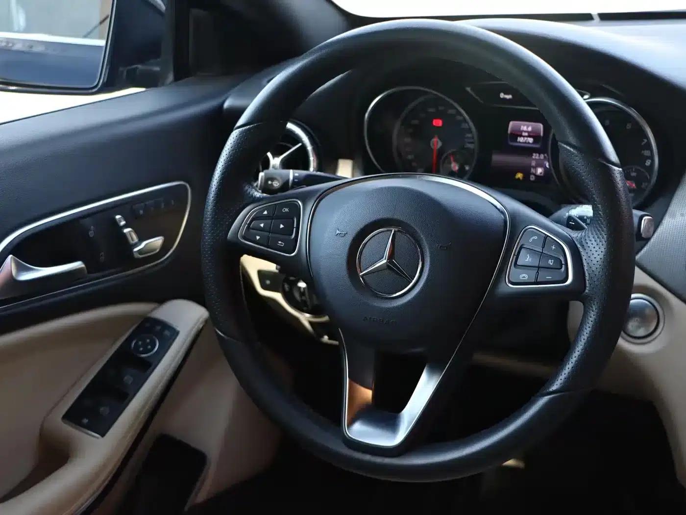 Imported Mercedes-Benz CLA 2017 Facelift CLA 200 Fashion Model — миниатюра 12
