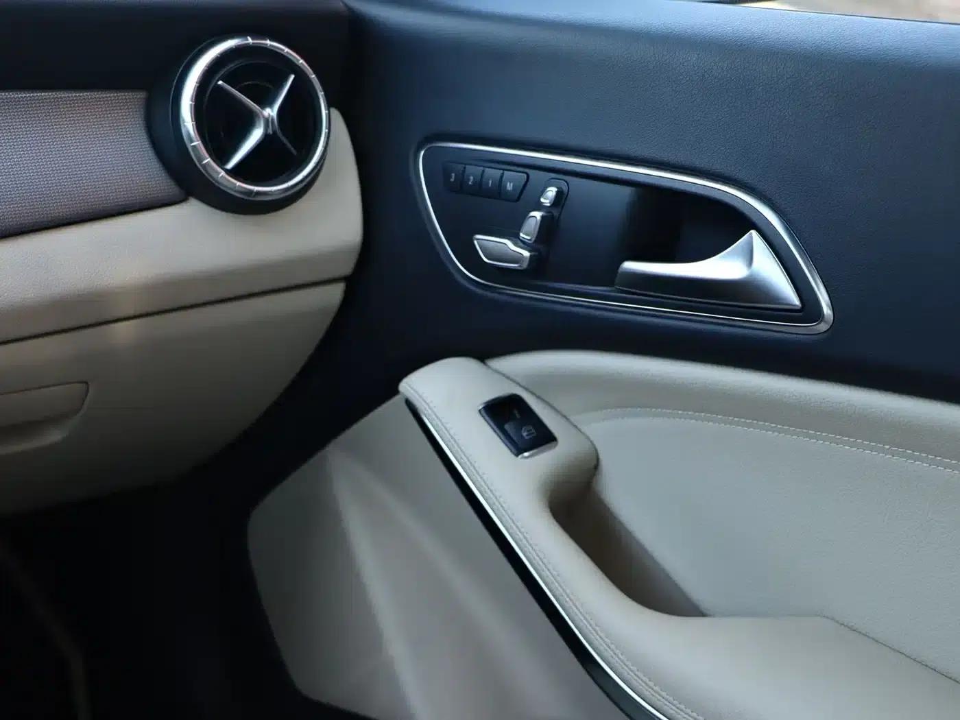 Imported Mercedes-Benz CLA 2017 Facelift CLA 200 Fashion Model — миниатюра 17
