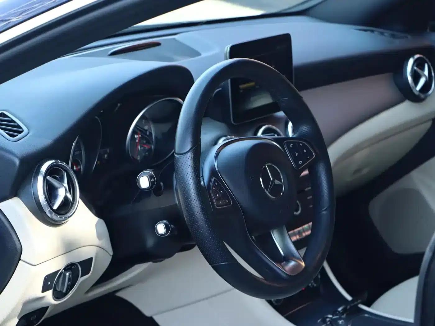 Imported Mercedes-Benz CLA 2017 Facelift CLA 200 Fashion Model — миниатюра 6