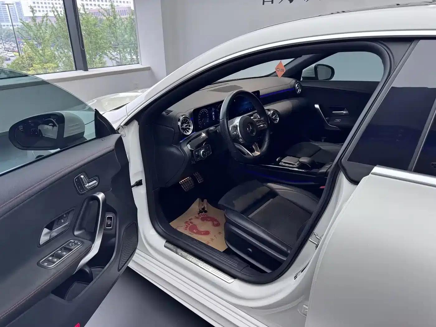 Mercedes-Benz CLA (Imported) 2020 CLA 200 — миниатюра 5