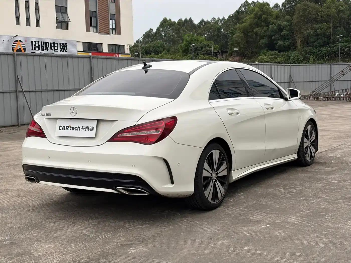 Imported Mercedes-Benz CLA 2016 CLA 200 Fashion Edition — миниатюра 2