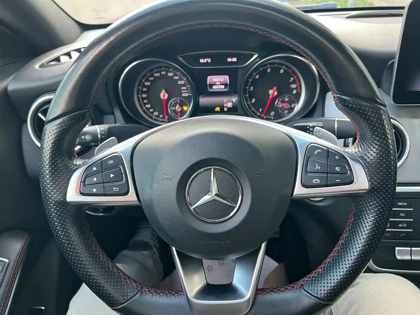 Imported Mercedes-Benz CLA 2018 CLA 220 4MATIC — миниатюра 11