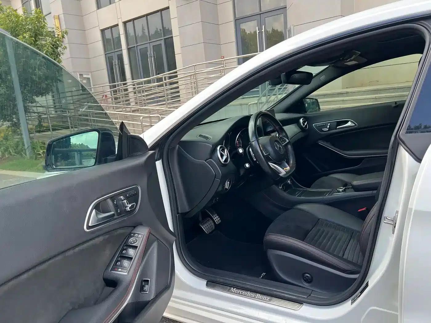 Imported Mercedes-Benz CLA 2018 CLA 220 4MATIC — миниатюра 17