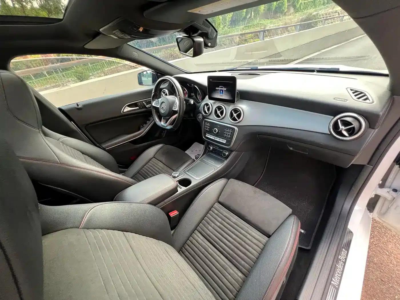 Imported Mercedes-Benz CLA 2018 CLA 220 4MATIC — миниатюра 31
